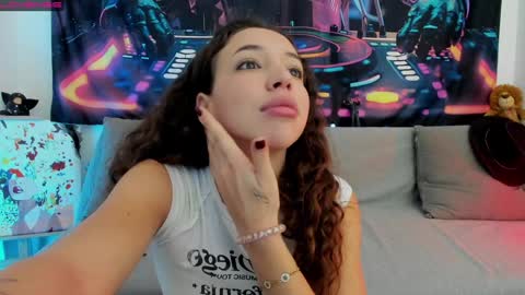 Snapshot of sex_pride chatting on 12/12/24, 10:34 Leyila Johnnyn online show from 12/12/24, 10:34