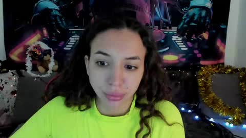 Snapshot of sex_pride chatting on 12/30/24, 03:35 Leyila Johnnyn online show from 12/30/24, 03:35