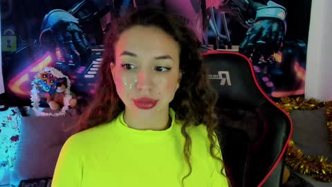 Snapshot of sex_pride chatting on 12/30/24, 08:25 Leyila Johnnyn online show from 12/30/24, 08:25