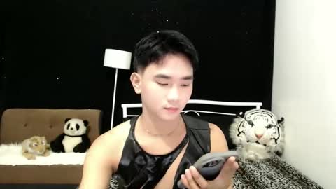 Snapshot of sexandroid1016 chatting on 10/18/25, 09:43 sexandroid1016 online show from 10/18/25, 09:43