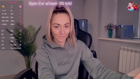 Snapshot of sexberry_ chatting on 12/28/24, 06:49 Melissa online show from 12/28/24, 06:49