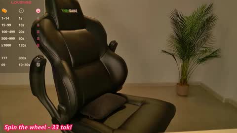 Snapshot of sexberry_ chatting on 10/20/25, 09:54 Melissa online show from 10/20/25, 09:54