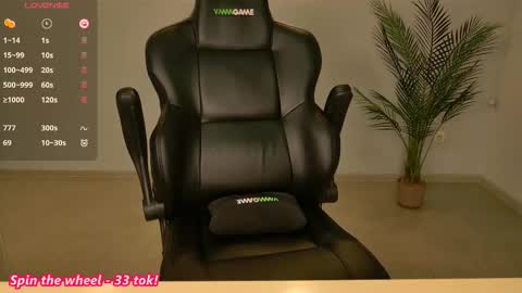 Snapshot of sexberry_ chatting on 11/15/25, 09:39 Melissa online show from 11/15/25, 09:39