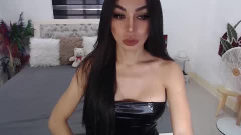Snapshot of sexenchantresstgirl chatting on 01/20/25, 03:15 Mistress Maria online show from 01/20/25, 03:15