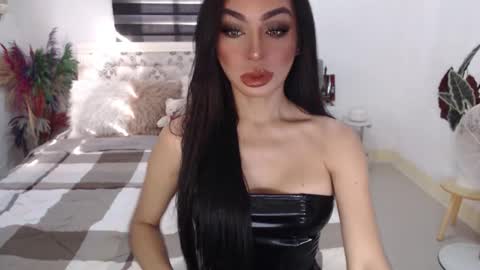 Snapshot of sexenchantresstgirl chatting on 02/03/25, 12:47 Mistress Maria online show from 02/03/25, 12:47