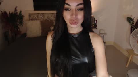 Snapshot of sexenchantresstgirl chatting on 02/28/25, 11:12 Mistress Maria online show from 02/28/25, 11:12
