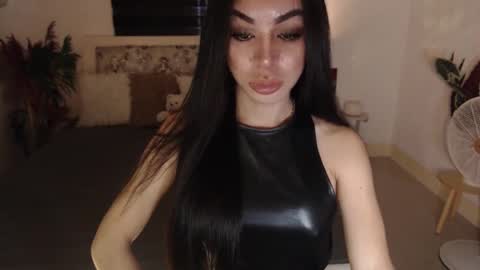 Snapshot of sexenchantresstgirl chatting on 03/04/25, 12:50 Mistress Maria online show from 03/04/25, 12:50