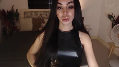 Snapshot of sexenchantresstgirl chatting on 03/04/25, 03:55 Mistress Maria online show from 03/04/25, 03:55