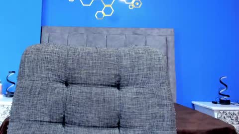 Snapshot of sexfenix_ chatting on 02/02/25, 03:21 karen and camilo online show from 02/02/25, 03:21