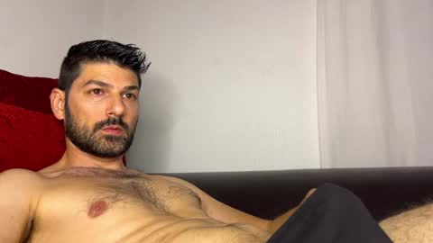 Snapshot of sexfriendch chatting on 12/30/24, 01:15 Lucenzo  online show from 12/30/24, 01:15
