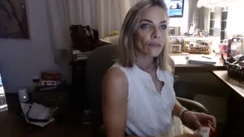 Snapshot of sexi_chrisly chatting on 11/23/25, 02:11 Sexi Chrisly online show from 11/23/25, 02:11