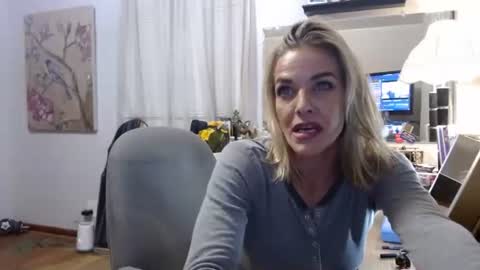 Snapshot of sexi_chrisly chatting on 12/16/25, 11:26 Sexi Chrisly online show from 12/16/25, 11:26