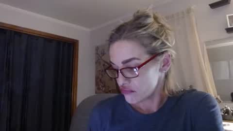 Snapshot of sexi_chrisly chatting on 12/20/25, 02:40 Sexi Chrisly online show from 12/20/25, 02:40