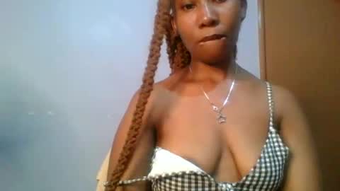 Snapshot of sexie_curvie chatting on 02/03/25, 02:34 Maggie online show from 02/03/25, 02:34