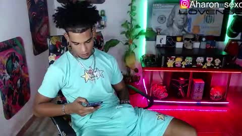 Aharon  ravelo online show from 10/22/25, 05:41