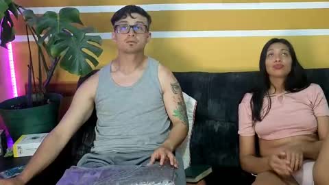 KhidaMilo online show from 11/22/25, 09:14