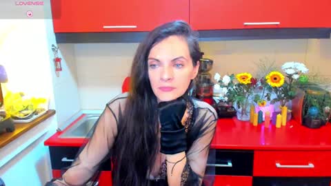 Snapshot of sexqueen1111 chatting on 01/19/25, 08:30 sexqueen1111 online show from 01/19/25, 08:30