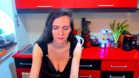 Snapshot of sexqueen1111 chatting on 03/09/25, 11:47 sexqueen1111 online show from 03/09/25, 11:47