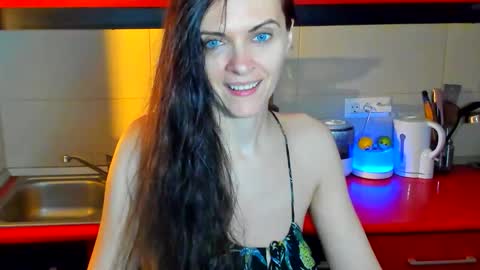 Snapshot of sexqueen1111 chatting on 11/01/25, 01:29 sexqueen1111 online show from 11/01/25, 01:29