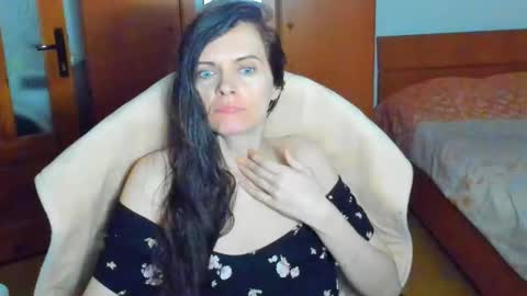 Snapshot of sexqueen1111 chatting on 11/09/25, 08:40 sexqueen1111 online show from 11/09/25, 08:40