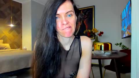 Snapshot of sexqueen1111 chatting on 12/05/25, 01:20 sexqueen1111 online show from 12/05/25, 01:20