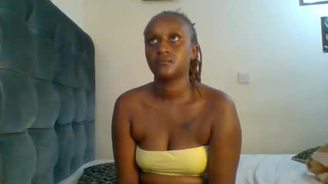 Snapshot of sexsy_sally chatting on 02/28/26, 12:33 sexsysally online show from 02/28/26, 12:33