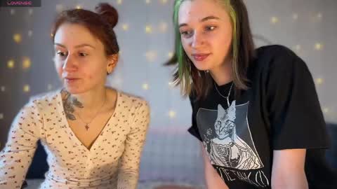 NIKKI KATE LIZA AND BOYS online show from 03/22/26, 04:32