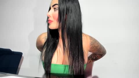 Snapshot of sexual_addiction chatting on 10/21/25, 12:44 SARA online show from 10/21/25, 12:44