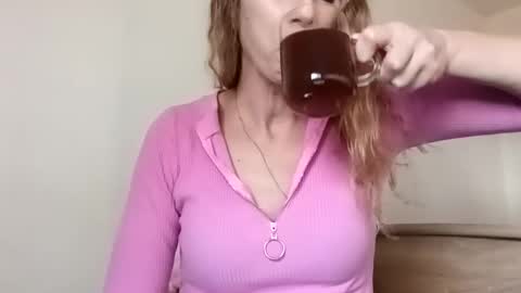 Snapshot of sexualangel chatting on 02/18/25, 11:22 Verona online show from 02/18/25, 11:22