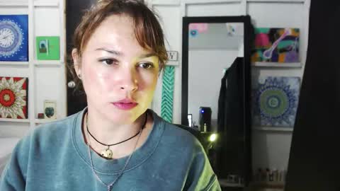 Snapshot of sexwwoman chatting on 10/27/25, 07:40 CHIARA online show from 10/27/25, 07:40