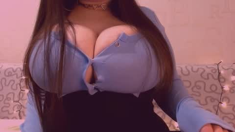 Julia online show from 02/06/26, 02:20