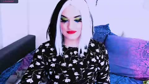 Snapshot of sexxx_queen chatting on 12/22/24, 03:44 sexxx_queen online show from 12/22/24, 03:44