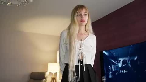 Hannah Monica Annie Andrea Eva Lina online show from 10/04/25, 09:29