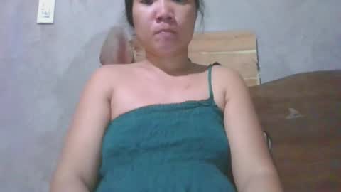 Snapshot of sexxxymomsh chatting on 02/15/26, 08:57 sexxxymomsh online show from 02/15/26, 08:57