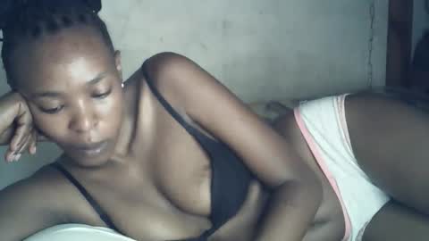 sexxy_curvy23 online show from 04/05/26, 03:26