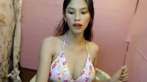 Snapshot of sexxy_dahlia chatting on 05/13/26, 05:49 Dahlia online show from 05/13/26, 05:49