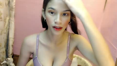 Snapshot of sexxy_dahlia chatting on 05/16/26, 02:38 Dahlia online show from 05/16/26, 02:38