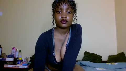 sexxy_daisyy online show from 10/17/25, 05:37