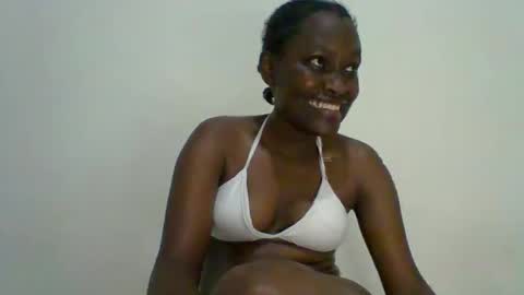 Snapshot of sexxy_kendrah chatting on 10/16/25, 06:53 lorna online show from 10/16/25, 06:53