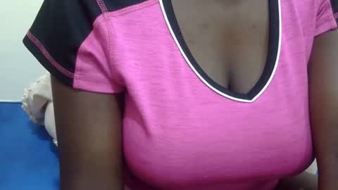 Snapshot of sexxy_maya1 chatting on 10/12/25, 09:52 sexxy_maya1 online show from 10/12/25, 09:52