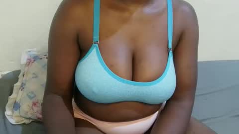 sexxy_maya1 online show from 04/12/26, 09:31