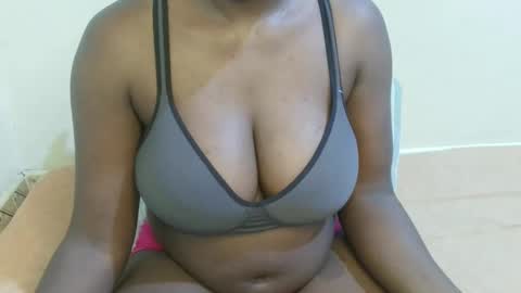 Snapshot of sexxy_maya1 chatting on 04/21/26, 05:58 sexxy_maya1 online show from 04/21/26, 05:58