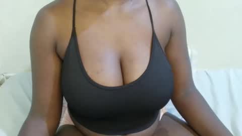 Snapshot of sexxy_maya1 chatting on 04/30/26, 10:58 sexxy_maya1 online show from 04/30/26, 10:58