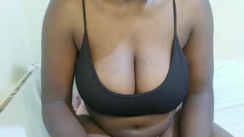 Snapshot of sexxy_maya1 chatting on 05/01/26, 11:04 sexxy_maya1 online show from 05/01/26, 11:04