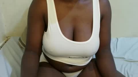Snapshot of sexxy_maya1 chatting on 05/05/26, 12:13 sexxy_maya1 online show from 05/05/26, 12:13