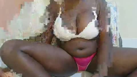 Snapshot of sexxy_maya1 chatting on 05/12/26, 05:43 sexxy_maya1 online show from 05/12/26, 05:43