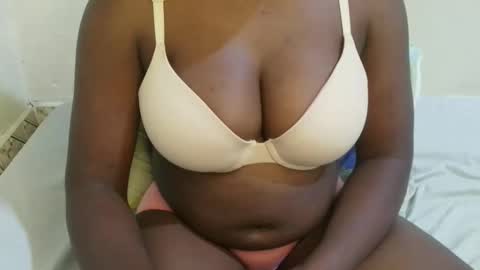Snapshot of sexxy_maya1 chatting on 05/14/26, 09:54 sexxy_maya1 online show from 05/14/26, 09:54