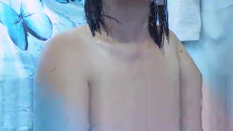 Snapshot of sexxyicee69 chatting on 02/01/25, 03:52 misslovely j online show from 02/01/25, 03:52