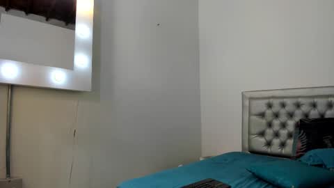 sexxylatincouple1 online show from 10/18/25, 10:16