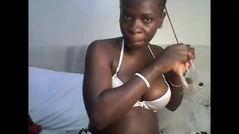 Snapshot of sexy_annbel chatting on 04/19/26, 11:31 Ann online show from 04/19/26, 11:31